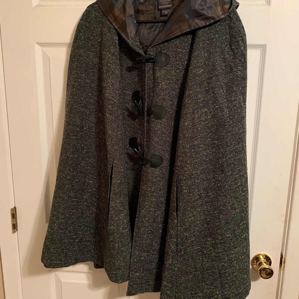NWOT Torrid Exclusive Outlander Hooded Capelet/Coat Sz 3/4